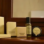 Anne D'anjou, The Originals Collection Hotel