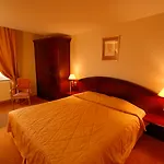 Hotel Anne D'anjou, The Originals Collection 4*