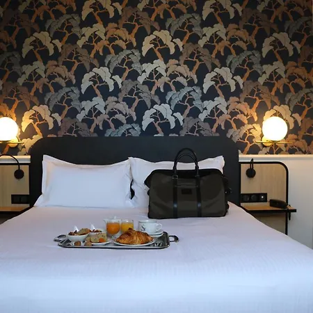 Anne D'anjou, The Originals Collection Hotel