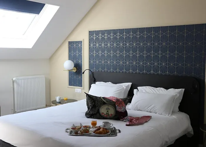 Anne D'anjou, The Originals Collection Hotel