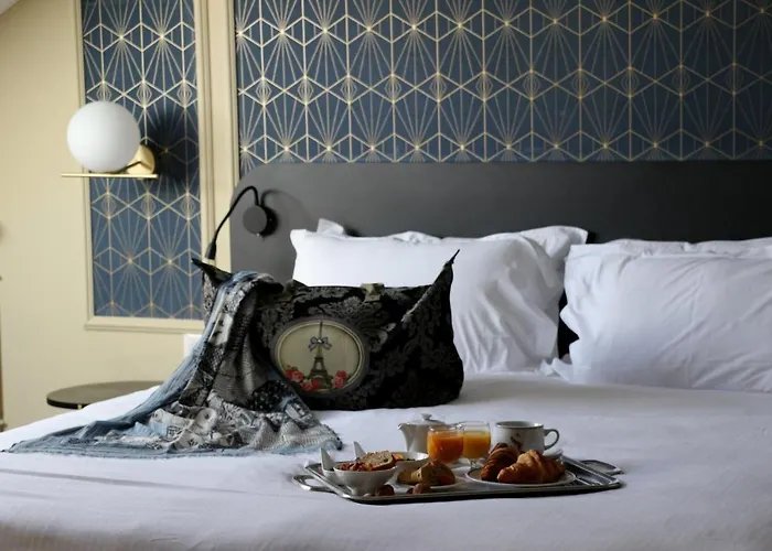 Anne D'anjou, The Originals Collection 4* 索米尔